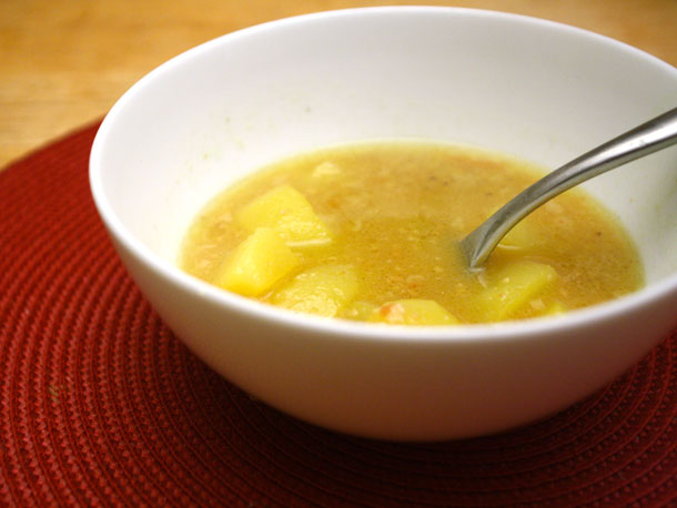 土豆汤与炸杏仁食谱